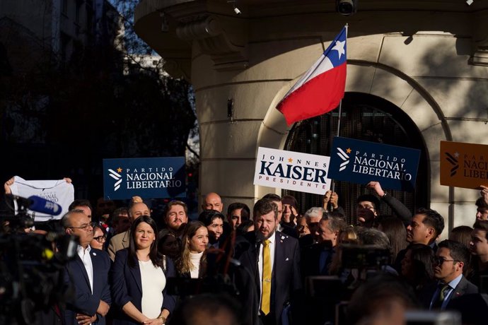 O líder do Partido Nacional Libertário (PNL) apresenta sua candidatura para as eleições presidenciais de novembro.
