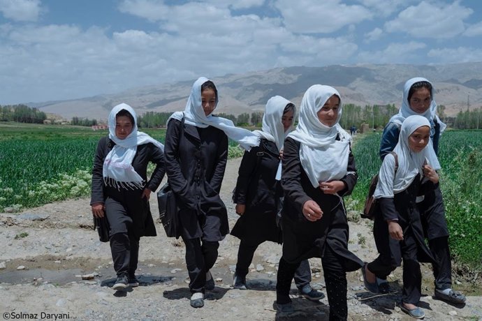 Entrecultuas denuncia la situación de las niñas en Afganistán bajo el régimen talibán