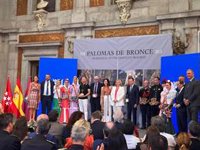 Matías Prats, Madrid Salud y un bombero con 40 años en el Cuerpo reciben las Palomas de Bronce 2025