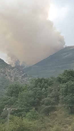 Um raio causa diferentes focos de incêndio entre Mansilla, Collado Grande e Munilla (La Rioja)