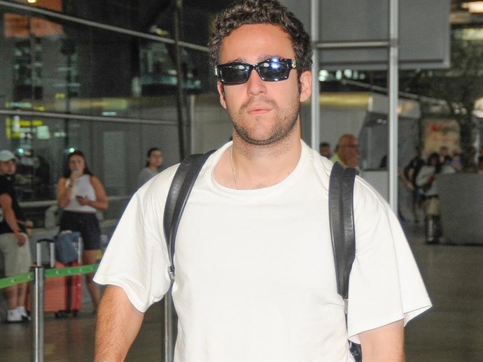 Felipe Juan Froilán de Marichalar y Borbón sale del aeropuerto tras llegar a España