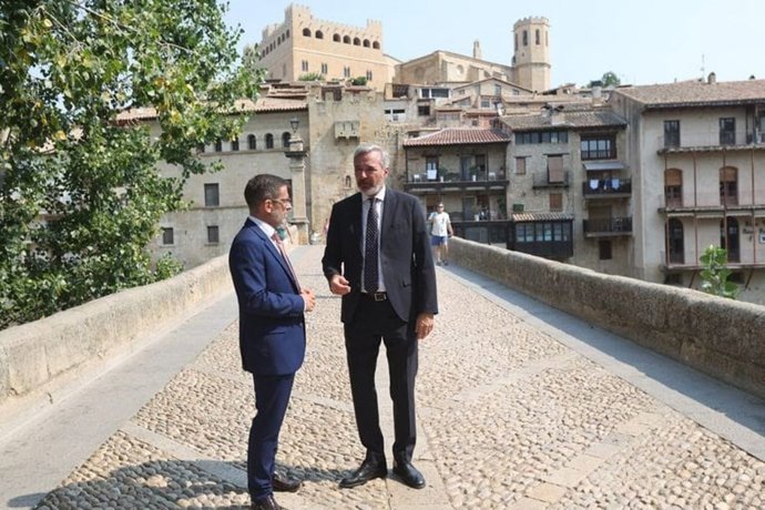 El presidente del Gobierno de Aragón, Jorge Azcón, en Valderrobres (Teruel)