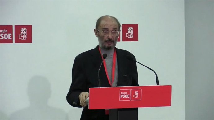 Archivo - El secretario general del PSOE Aragón, Javier Lambán, en el Comité Regional de este viernes.
