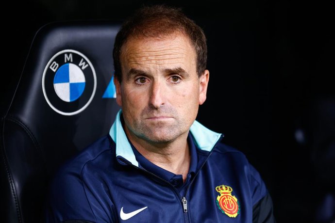 Archivo - Jagoba Arrasate, head coach of RCD Mallorca, looks on during the Spanish League, LaLiga EA Sports, football match played between Real Madrid and RCD Mallorca at Santiago Bernabeu stadium on May 14, 2025, in Madrid, Spain.