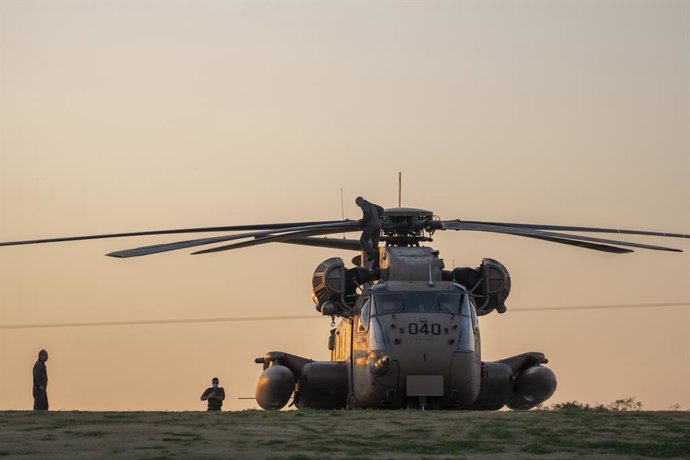 Archivo - Arquivo - 30 de janeiro de 2025, Israel, Ramat-Gan: Um helicóptero transportando a soldado da Força de Defesa Israelense (IDF) e refém libertada Arbel Yahud chega ao hospital Sheba após sua libertação do cativeiro do Hamas na Faixa de Gaza. Foto