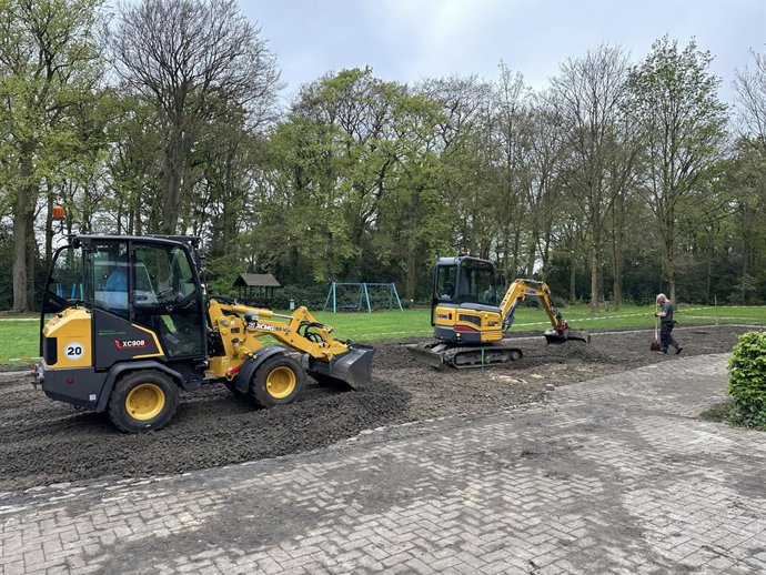 XCMG Delivers Batch of Compact Hydrostatic Loaders to the European Market