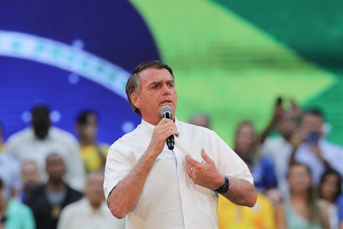 Archivo - Arquivo - O presidente brasileiro Jair Bolsonaro durante um comício no Rio de Janeiro em julho.