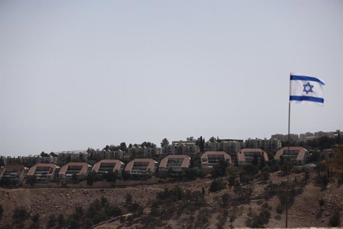 PEQUIM, 15 de agosto de 2025 -- Esta foto tirada em 14 de agosto de 2025 mostra uma vista da área E1, um trecho de terra a leste de Jerusalém entre a cidade e o assentamento de Ma'ale Adumim.   O ministro das Finanças de Israel, Bezalel Smotrich, de extre
