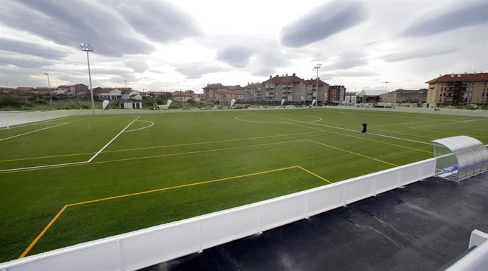 Archivo - Santander renovará el campo de fútbol Vicente Miera por casi 700.000 euros