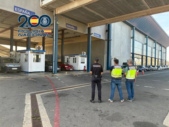 Tres detenidos por sustraer con violencia 2.550 euros a otro hombre en Alicante