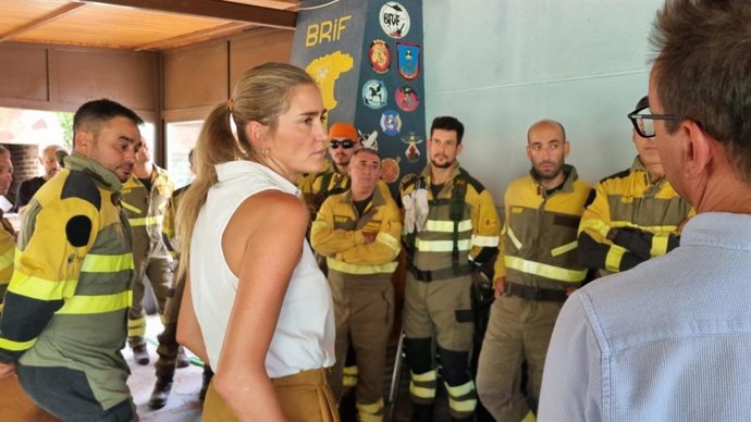 La vicepresidenta tercera y ministra para la Transición Ecológica y el Reto Demográfico, Sara Aagesen, durante su visita a la BRIF de Pinofranqueado (Cáceres)