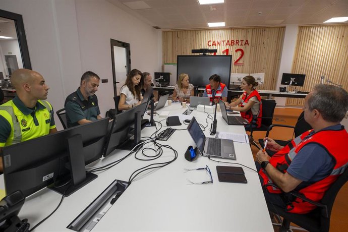 El CECOP reunido en la sala del 112