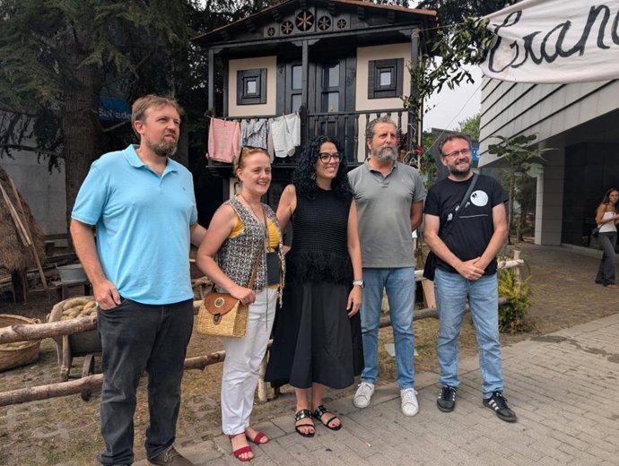 Cultura ultima el lanzamiento del reconocimiento lingüístico Alfaya con el respaldo de la Asociación d’Empresarios y Profesionales pol Asturianu