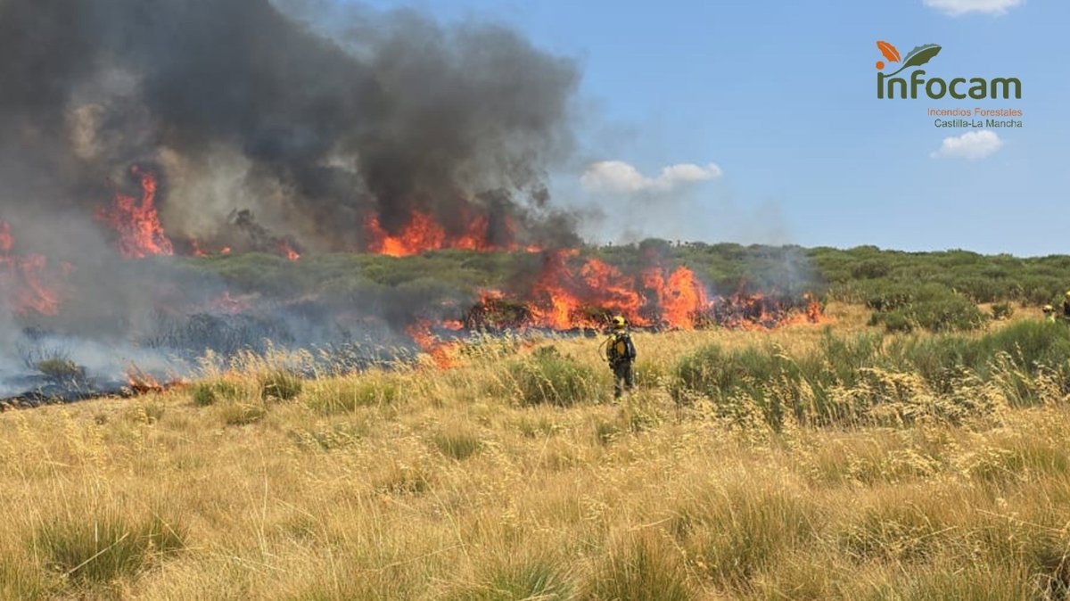 C-LM moviliza 7 medios aéreos y 27 efectivos para colaborar en los incendios en Galicia, Extremadura y CyL