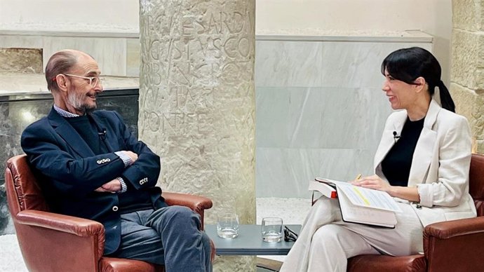 Archivo - El programa de Aragón TV 'Tenía que ser de aquí' rinde homenaje a Javier Lambán este domingo