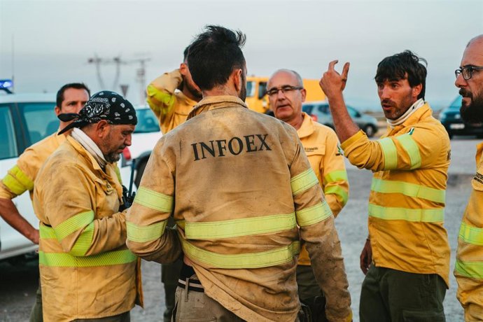 Efectivos del Infoex desde el Puesto de Mando Avanzado del 112 Extremadura