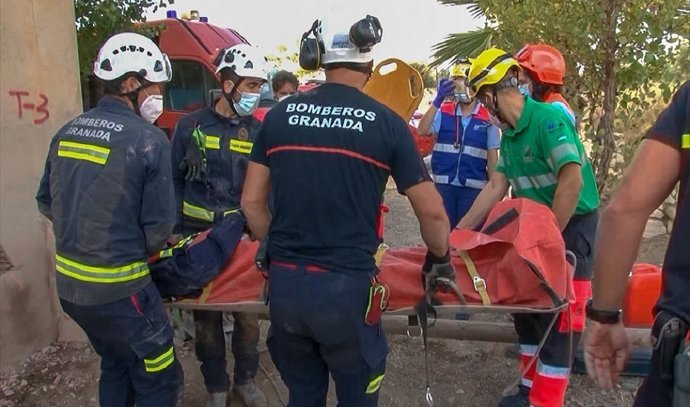 Archivo - Actuación de bomberos de Granada (Foto: Archivo).