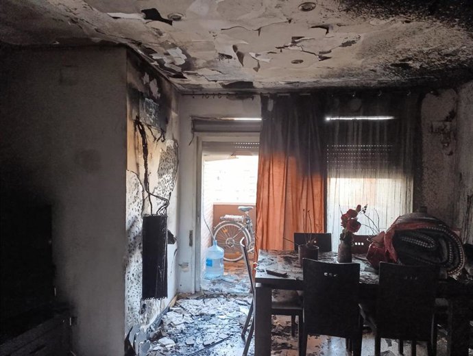 Seis atendidos, entre ellos cinco menores, por inhalación de humo en un incendio en una vivienda de València
