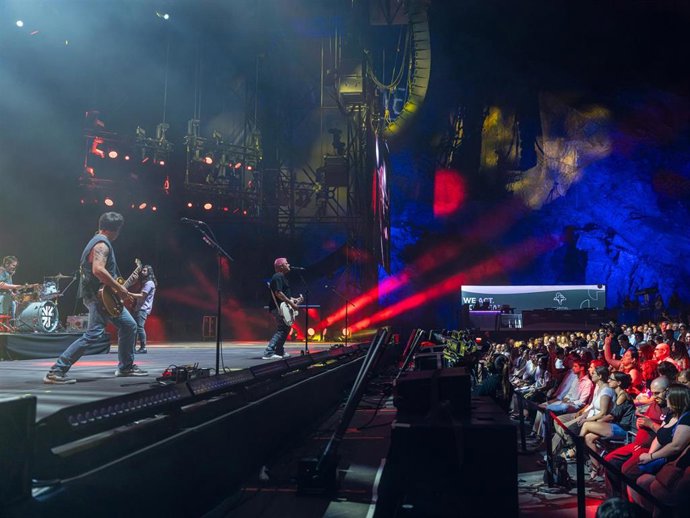 Despistaos hace vibrar Marbella en una noche inolvidable de música y nostalgia