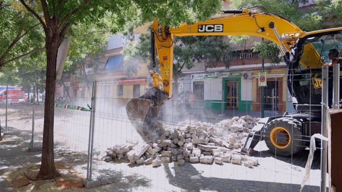 Obras en la zona peatonal del distrito Sur.