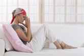 Foto: Mujeres sobrevivientes de cáncer sufren más fatiga y depresión que hombres, impactando su calidad de vida