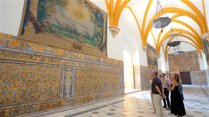 Sarga de Bacarisas que se puede contemplar en el Salón de las Bóvedas del Alcázar de Sevilla.