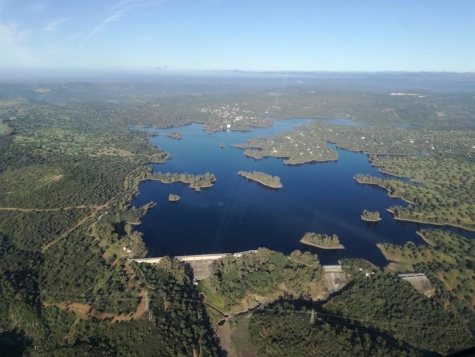 Archivo - Los Lagos del Serrano.