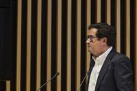 El Gobierno defiende que ha movilizado "todos los recursos del Estado" contra el fuego y pide al PP "arrimar el hombro"