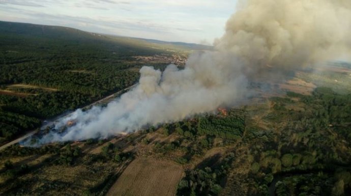 Archivo - Incendio en Castrocontrigo.