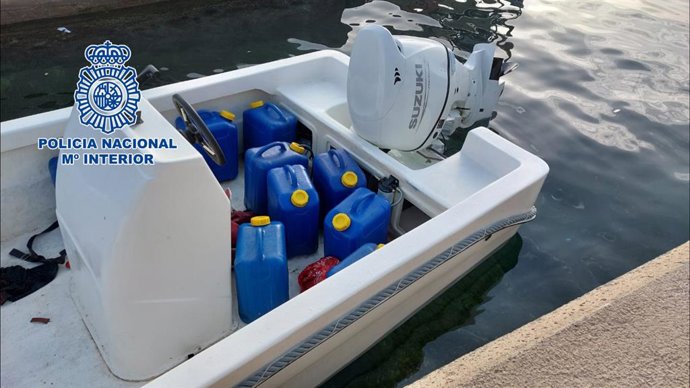 Archivo - Embarcación interceptada.