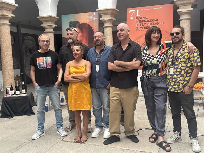 Parte del elenco de 'Los hermanos', el próximo estreno del Festival Internacional de Teatro Clásico de Mérida