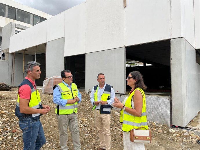 Visita a las obras del nuevo edificio polivalente de Antas (Almería).