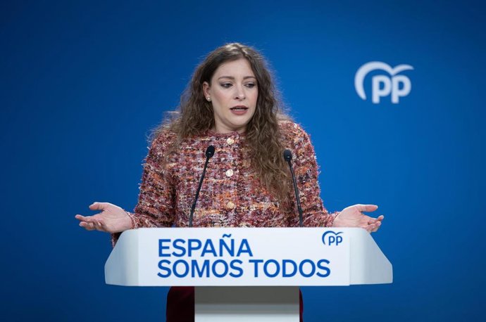 Archivo - La portavoz del PP en el Congreso, Ester Muñoz, durante una rueda de prensa, en la sede del PP, a 26 de diciembre de 2024, en Madrid (España). 