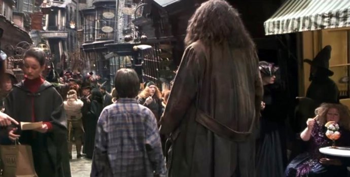 Filtrado un vídeo de la serie de Harry Potter en pleno rodaje: Harry prepara junto a Hagrid su llegada a Hogwarts
