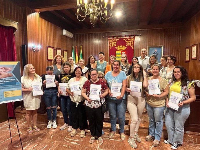 Mujeres participantes del curso Cuidalia de la Diputación de Cádiz en Paterna en 2024