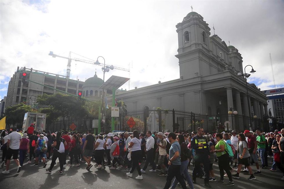 Archivo - Romería religiosa en San José, Costa Rica