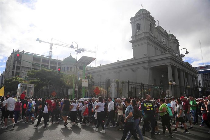 Archivo - Romería religiosa en San José, Costa Rica