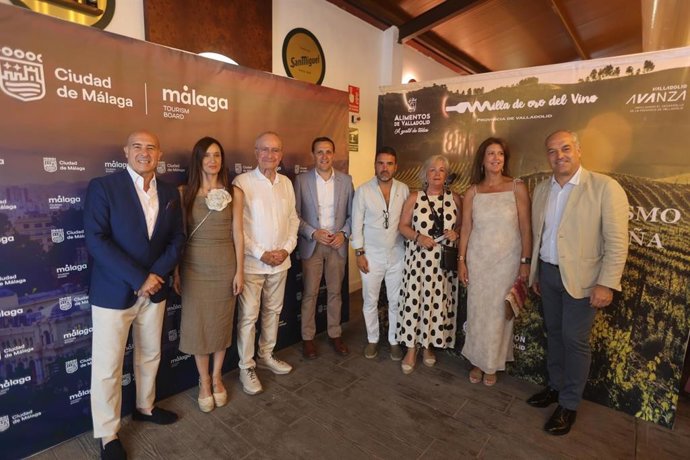Íscar participa en la recepción del sector turístico de Málaga.