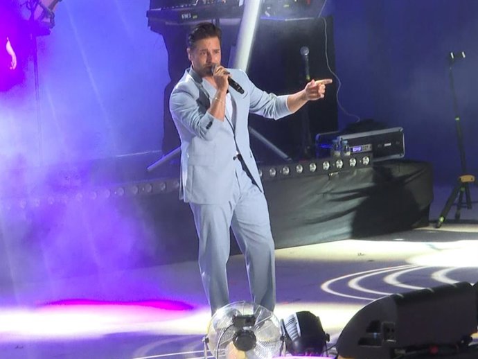 David Bustamante sorprende con su cambio físico y se enfrenta a los haters