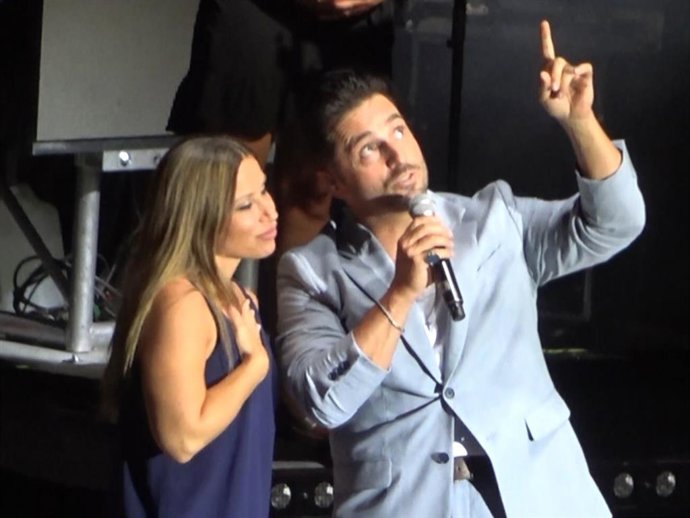 Verónica Romero, junto a Bustamante, homenajea a Álex Casademunt