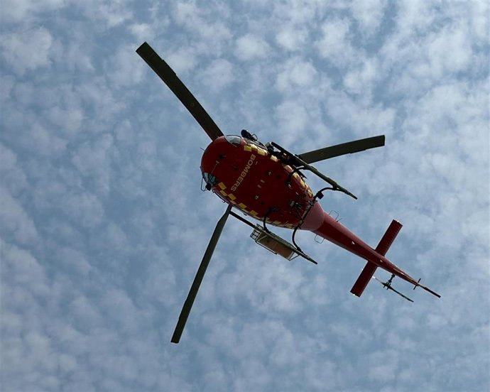 El helicóptero Milana de los Bomberos de Mallorca.