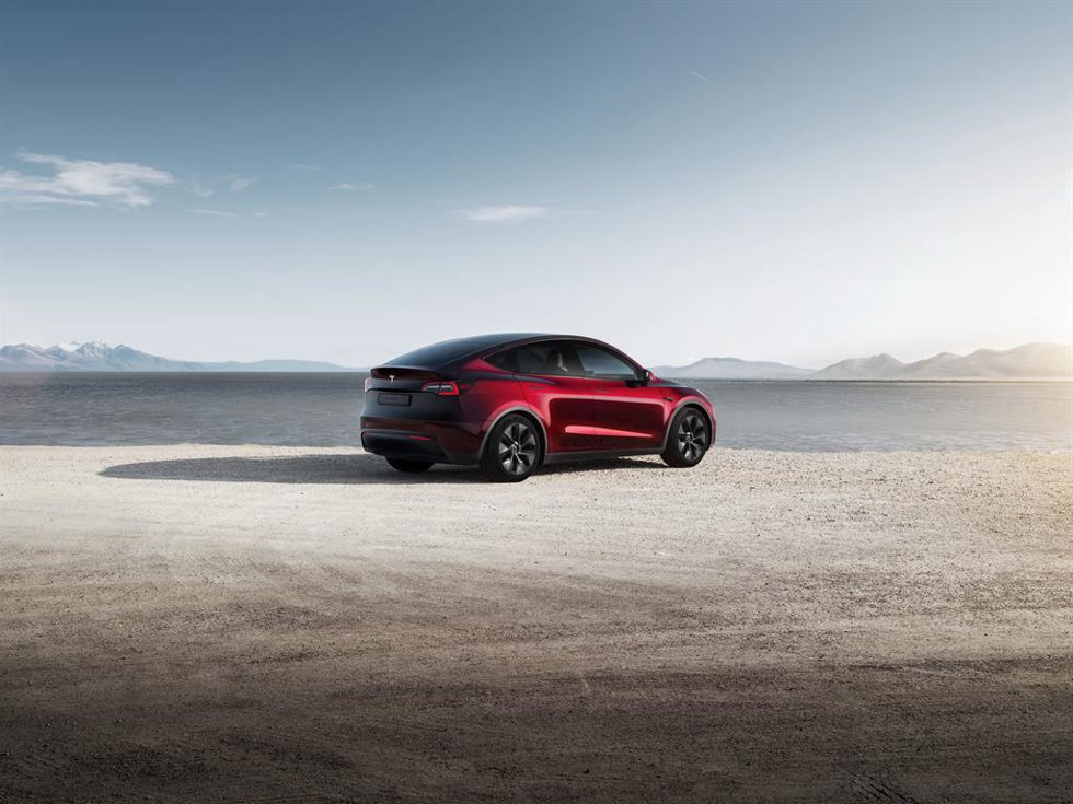 Archivo - Tesla Model Y con 7 plazas.