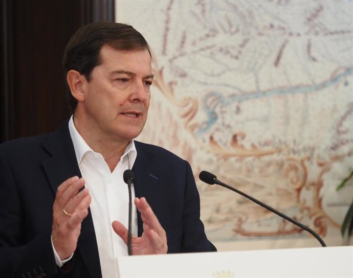 Comparecencia del presidente de la Junta, Alfonso Fernández Mañueco, tras la reunión con consejeros para abordar la situación de los incendios.