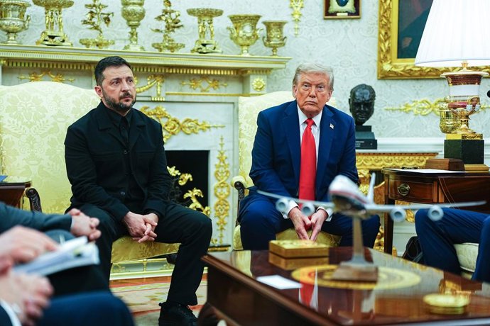18 August 2025, US, Washington: US President Donald Trump (R) meets with Ukrainian President Volodymyr Zelensky in the Oval Office of the White House, ahead of their meeting with European leaders. Photo: Aaron Schwartz/PA Wire/dpa