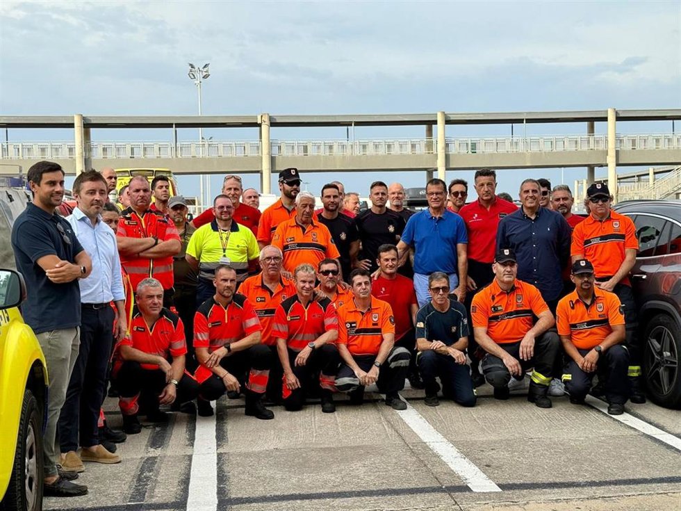 Un total de 47 efectivos salen hacia la Península para colaborar en la extinción de los incendios de Castilla y León