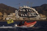 Greenpeace pide la Junta que también expropie El Algarrobico: "Sería absurdo que sólo se derribe una parte"
