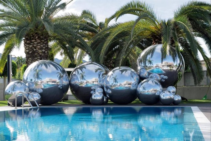 Las esferas gigantes; innovación en decoraciones con globos