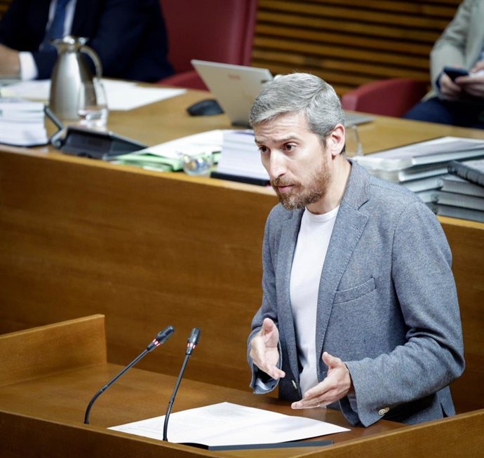 El portavoz de Universidades del PSPV en Les Corts, Pedro Ruiz Castell