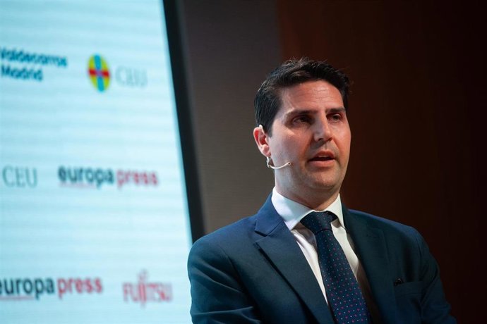 Archivo - El consejero de Educación, Ciencia y Universidades de la Comunidad de Madrid, Emilio Viciana