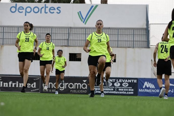 Las árbitras de Primera División superan las pruebas físicas para la temporada 2025-26.